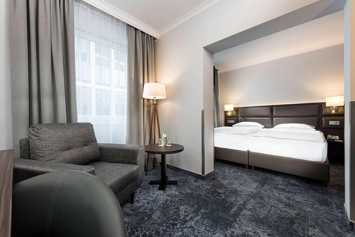 Wyndham Koeln Hotel Exterior photo