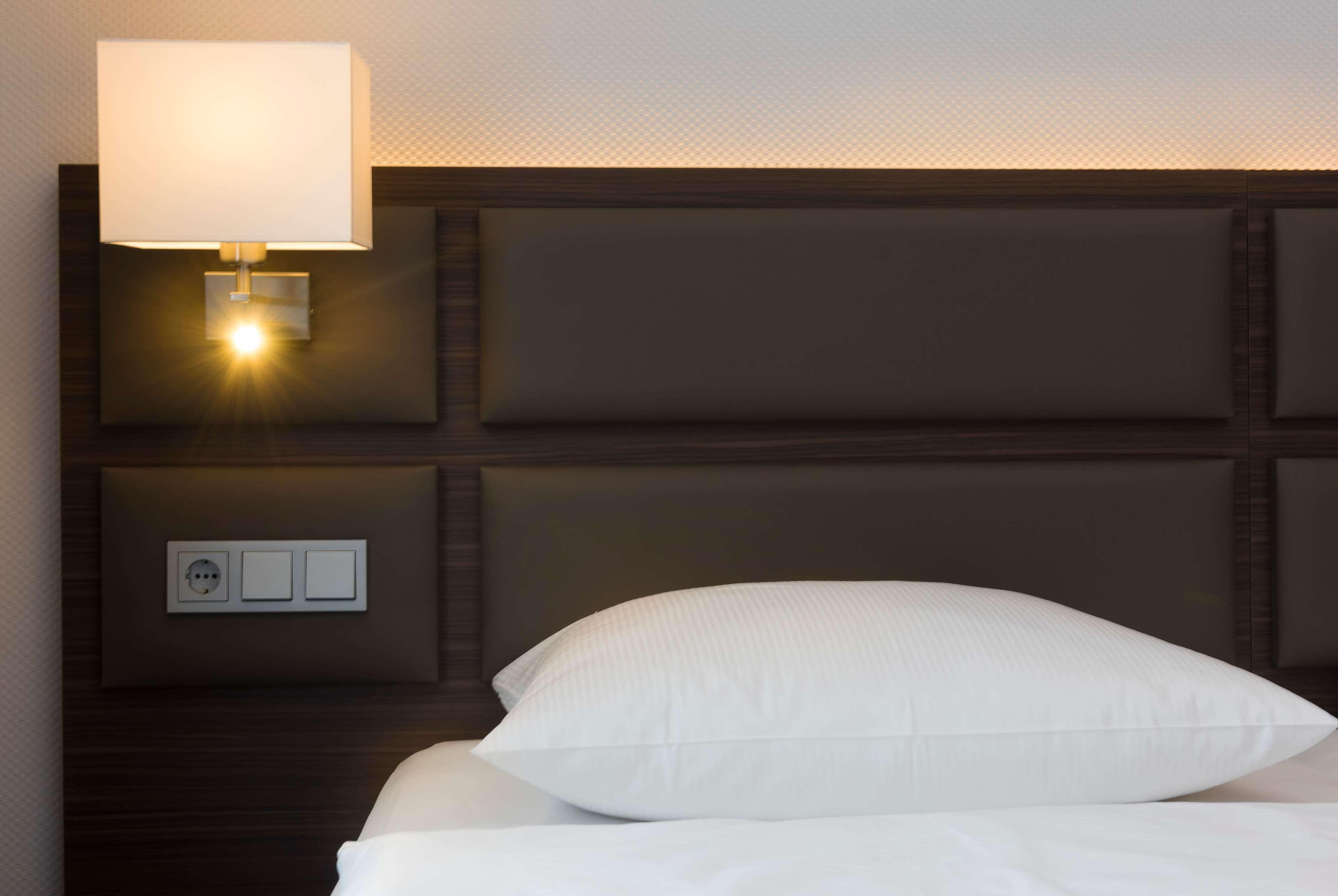 Wyndham Koeln Hotel Room photo