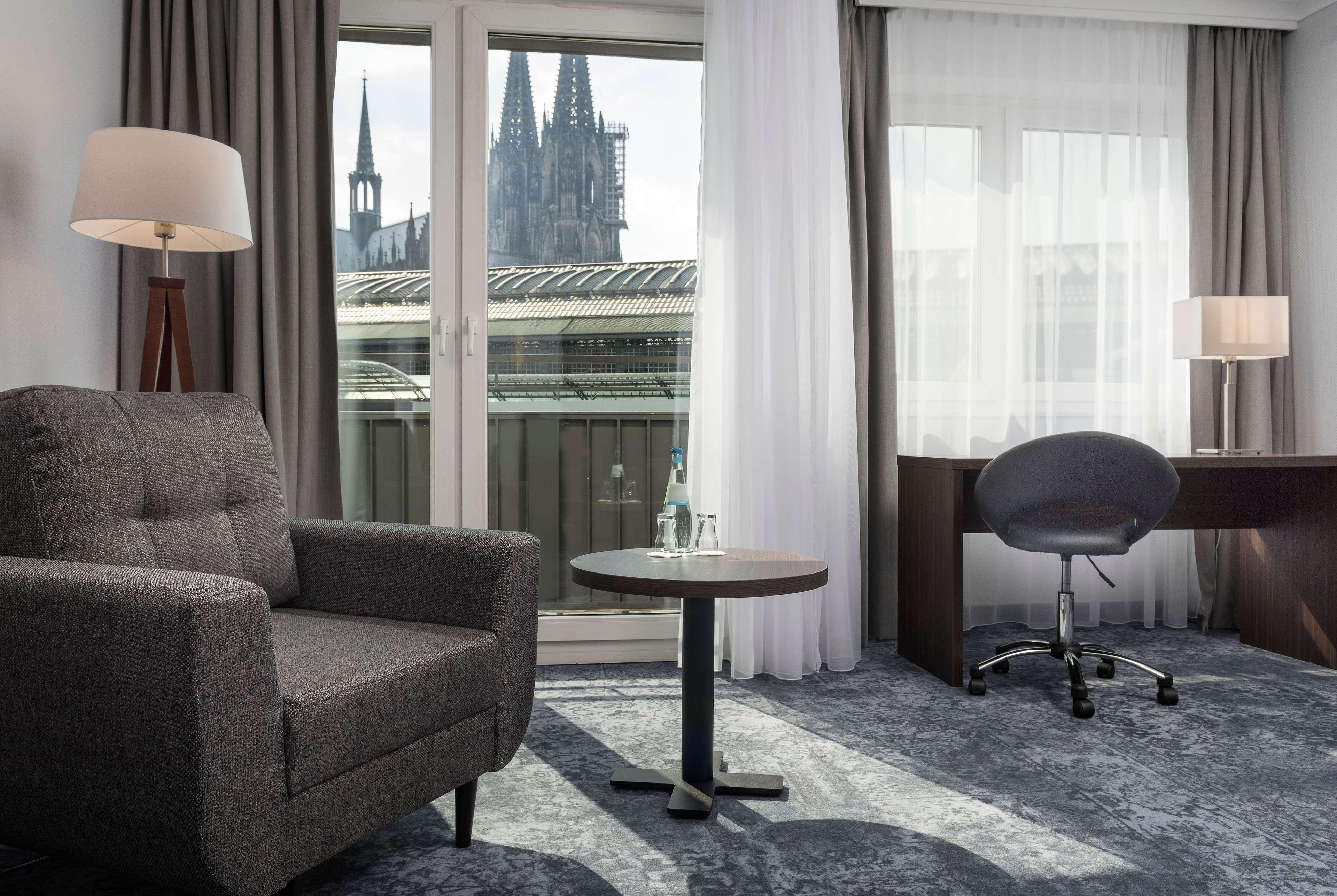 Wyndham Koeln Hotel Exterior photo