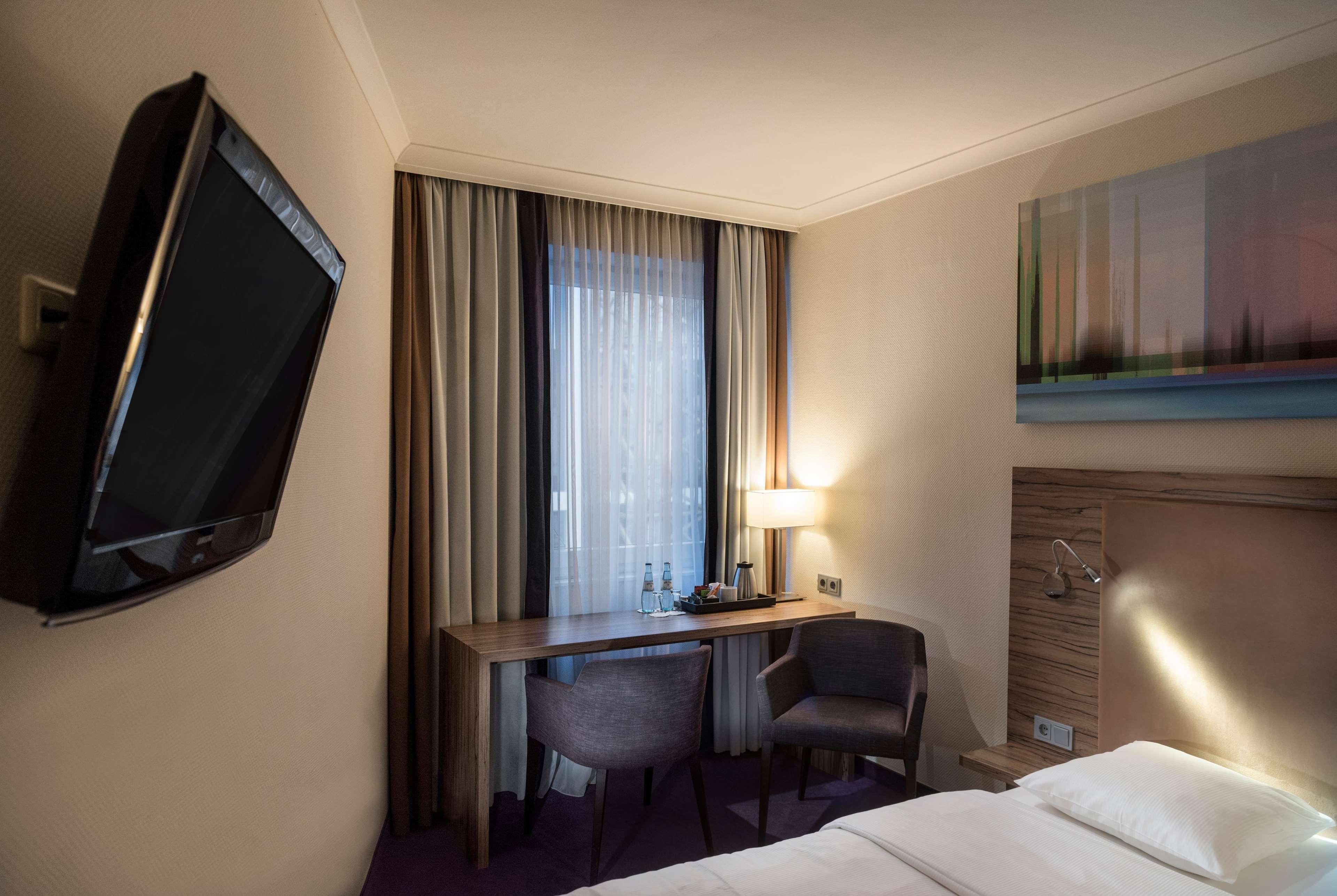 Wyndham Koeln Hotel Exterior photo